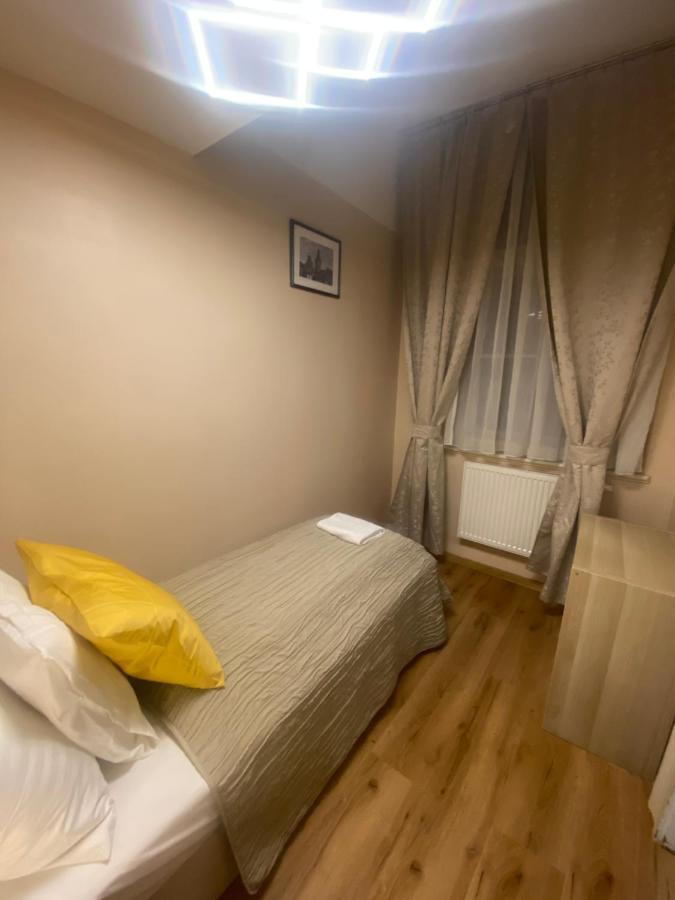 Stunning Charles Bridge Apartment Praga Esterno foto
