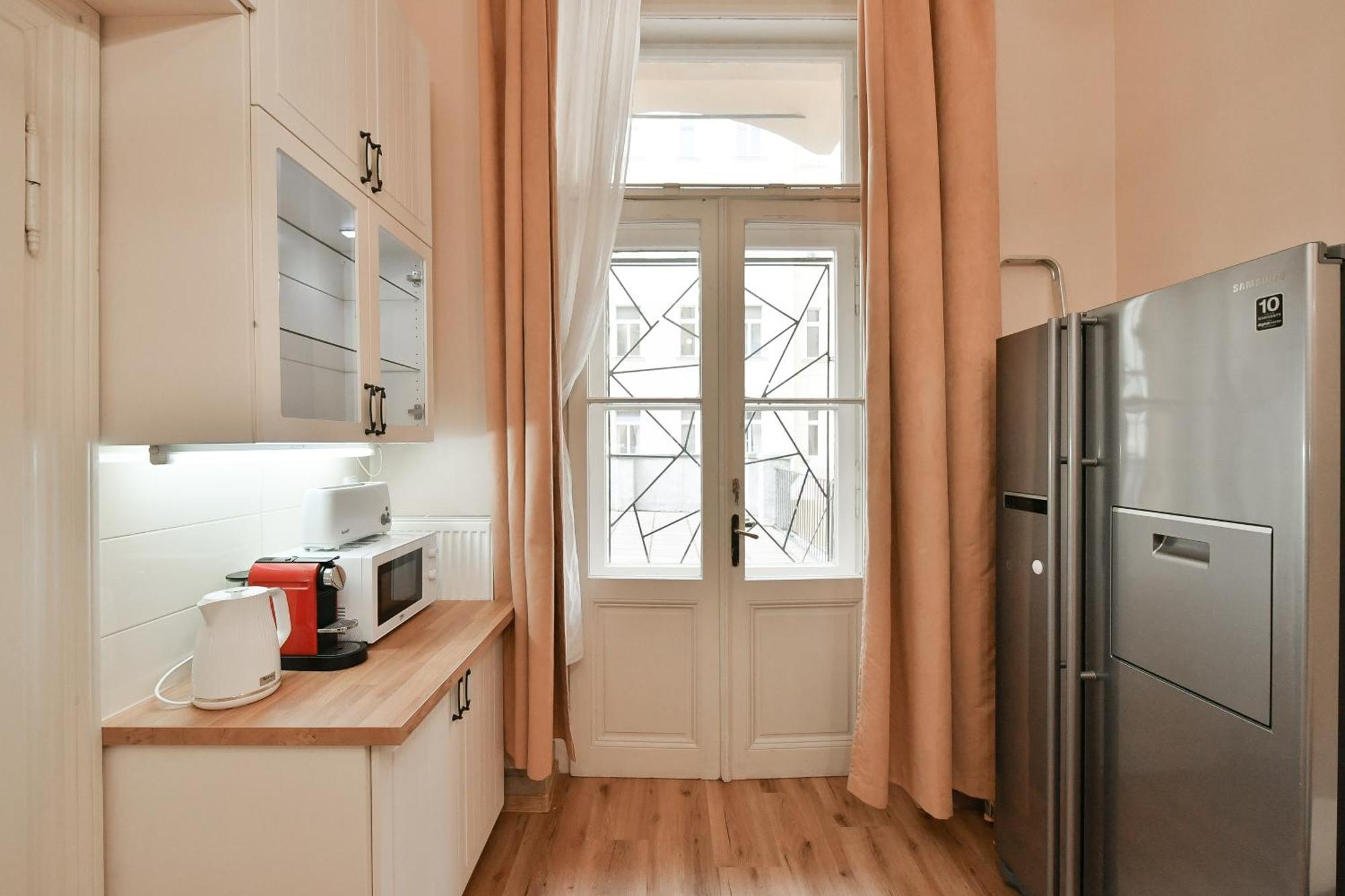 Stunning Charles Bridge Apartment Praga Esterno foto