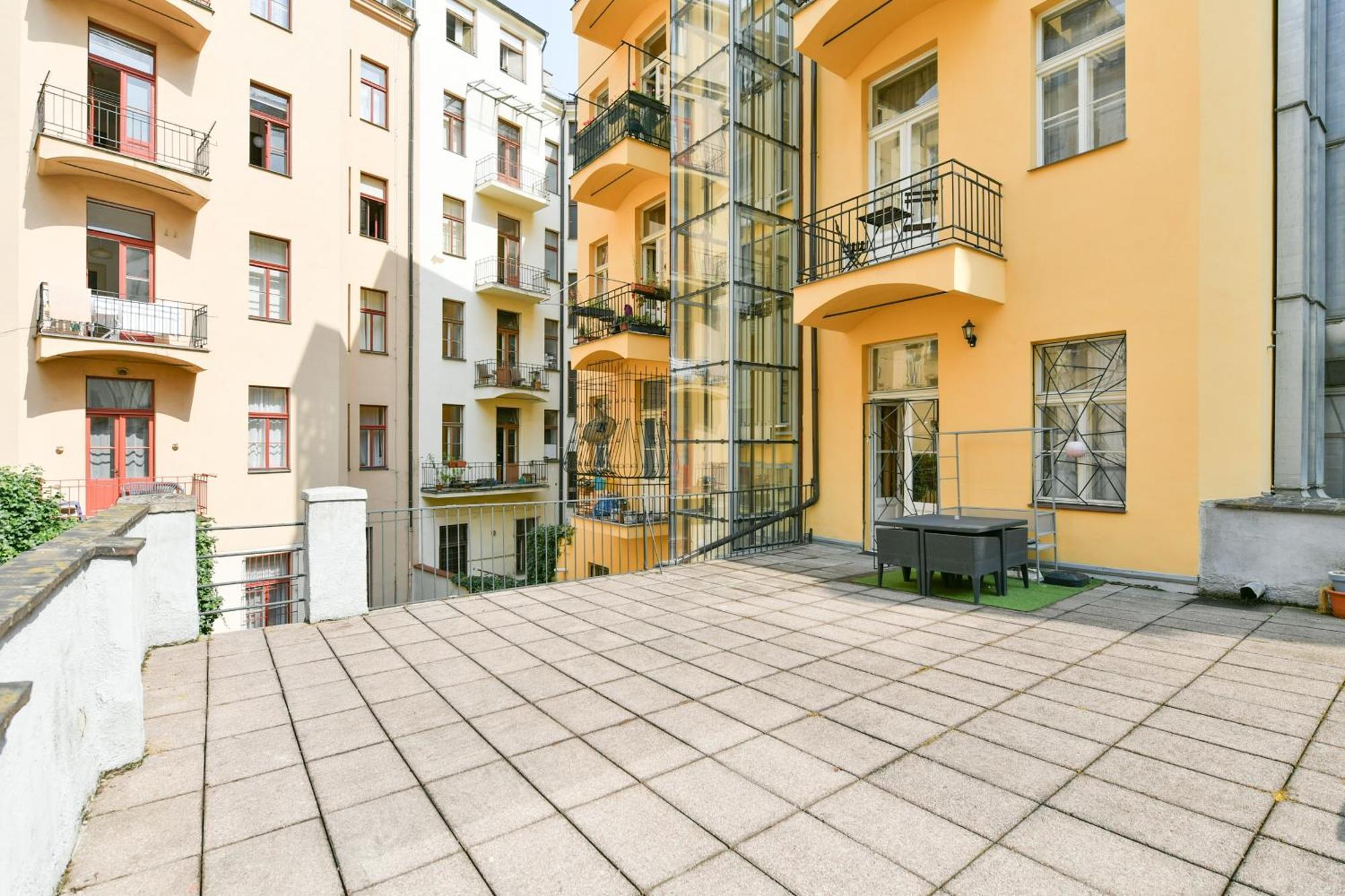 Stunning Charles Bridge Apartment Praga Esterno foto